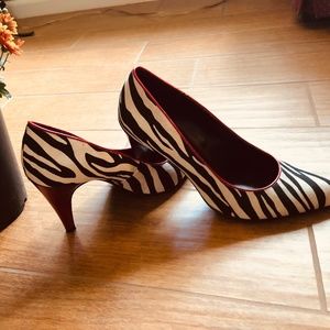 Dana Buchman Zebra Striped, red trim heels Sz 9